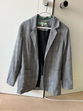 Gray Plaid Women’s Blazer - Classic Single-Breasted Style